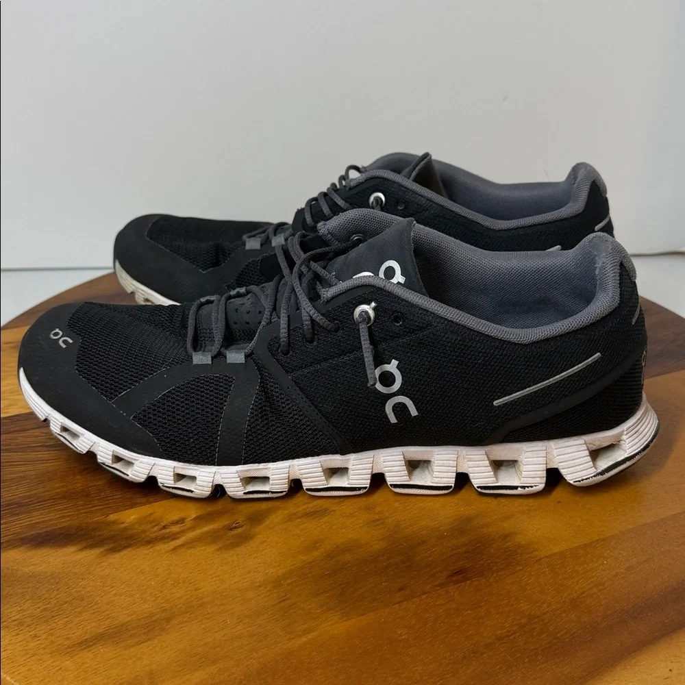 ON RUNNING Cloud 5 Black Men's Running Shoes, size 10.5 fair clean condition - Picture 2 of 14